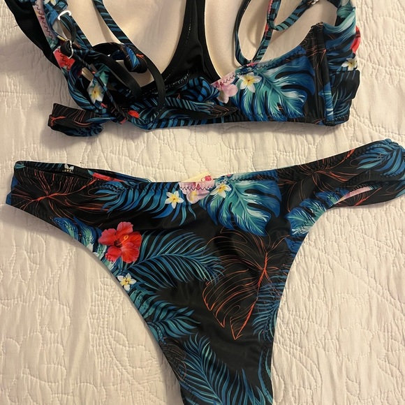 Tropical Floral Bikini Set XXL - Picture 3 of 3